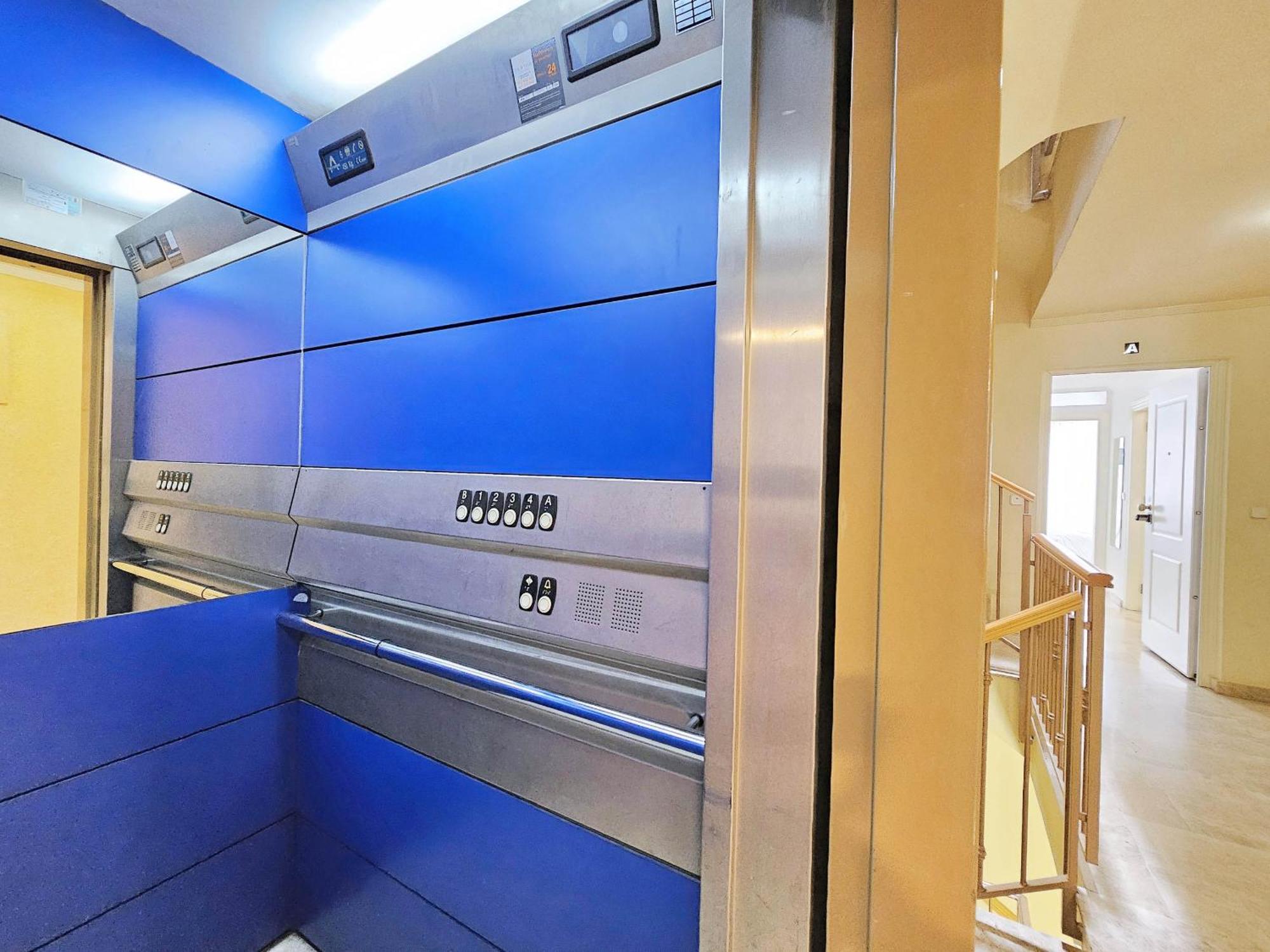 Apartamentos Nuevo Edificio Alba Cartagena Centro Parking Exteriör bild